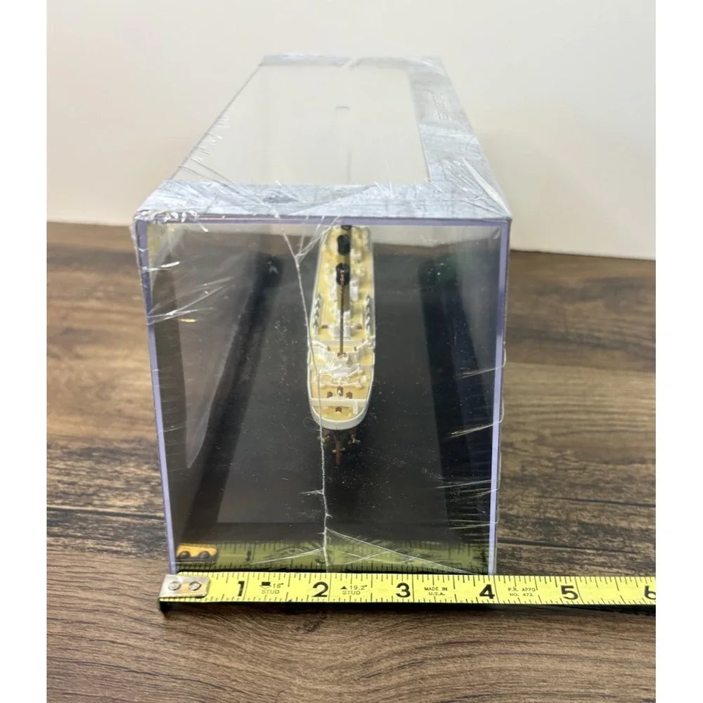 RMS Titanic Ocean Liner 1/1250 Scale Die-Cast Metal Model White Star Line Clas